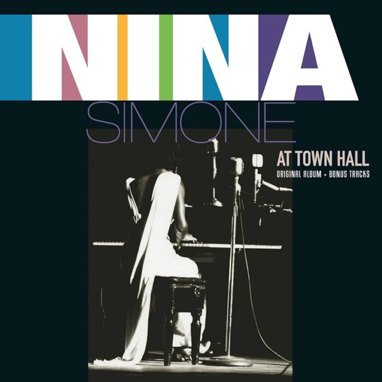 Portada del álbum At Town Hall de Nina Simone